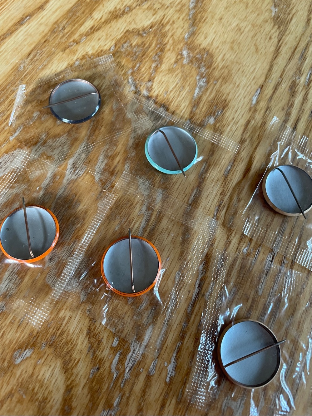 6 Vintage 50’s badge pins - Picture 4 of 4